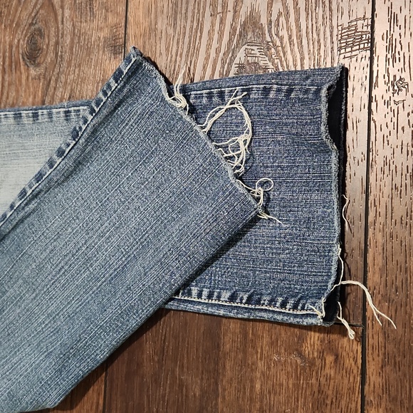 Levi’s 550 distressed cropped flare - Picture 10 of 15